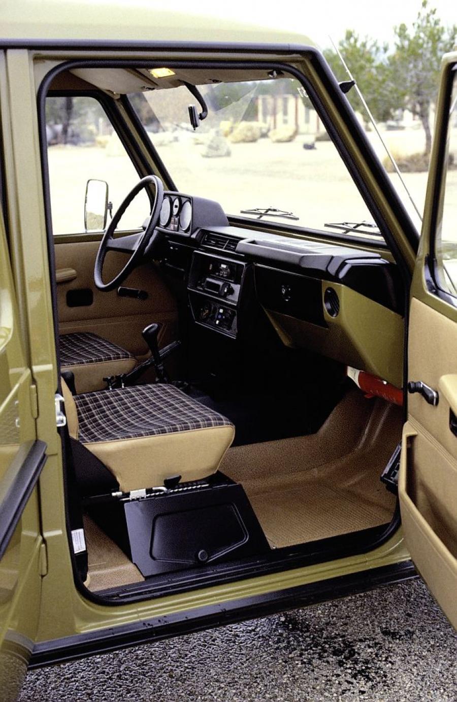 Интерьер Mercedes-Benz 280 GE Station (Bm.460.331) 1979 года  (фото 12 из 20)